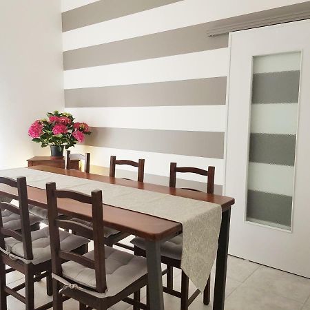 Modern Flat With Panoramic Terrace In Zuccarello Apartment Exterior foto