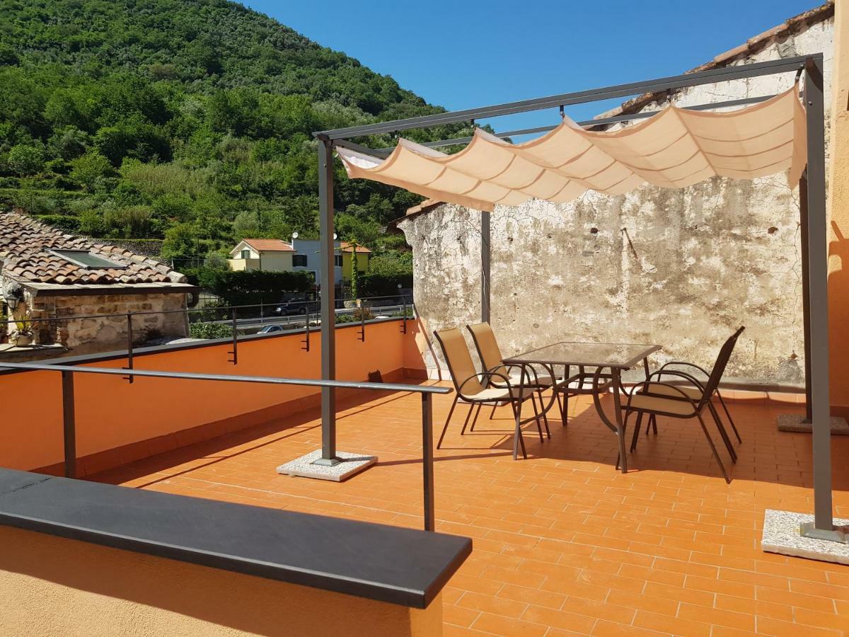 Modern Flat With Panoramic Terrace In Zuccarello Apartment Exterior foto